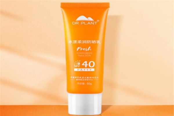 十大痘油皮适合的防晒霜，痘油皮亲妈，赶紧入手吧
