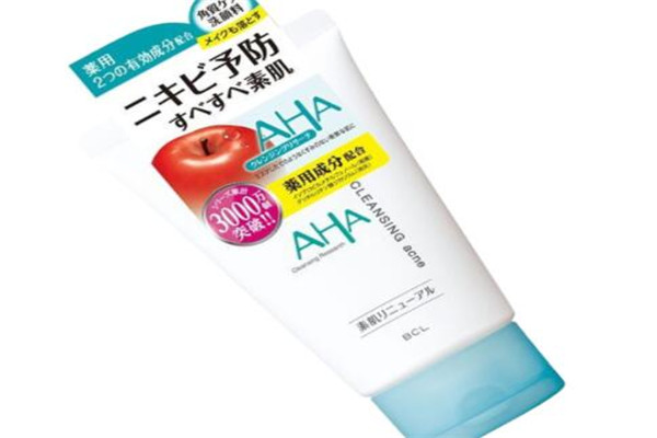 适合痘痘肌的洗面奶排行 让肌肤有恰到好处的温柔