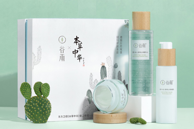 不含酒精的国货水乳 长效保湿锁水，打造柔嫩肌肤