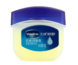 凡士林唇膏和修护晶冻区别在哪 凡士林唇膏和修护晶冻哪个好用