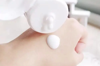 脱完毛可以涂身体乳吗 涂身体乳需要注意什么